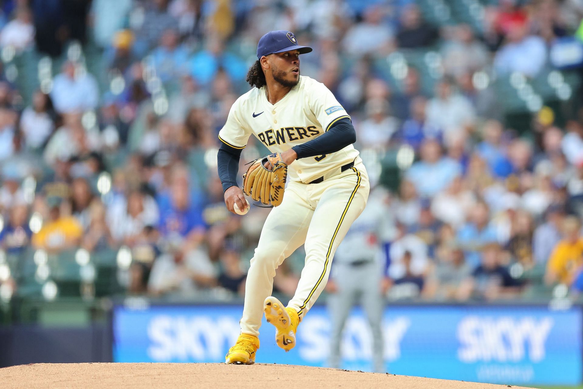 Los Angeles Dodgers v Milwaukee Brewers