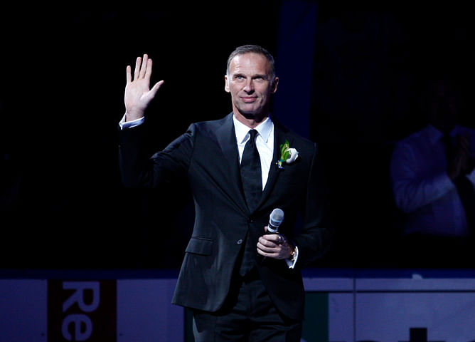 Hockey HoFer Dominik Hasek bashes "criminal" Vladimir Putin for Russia's ongoing war with Ukraine