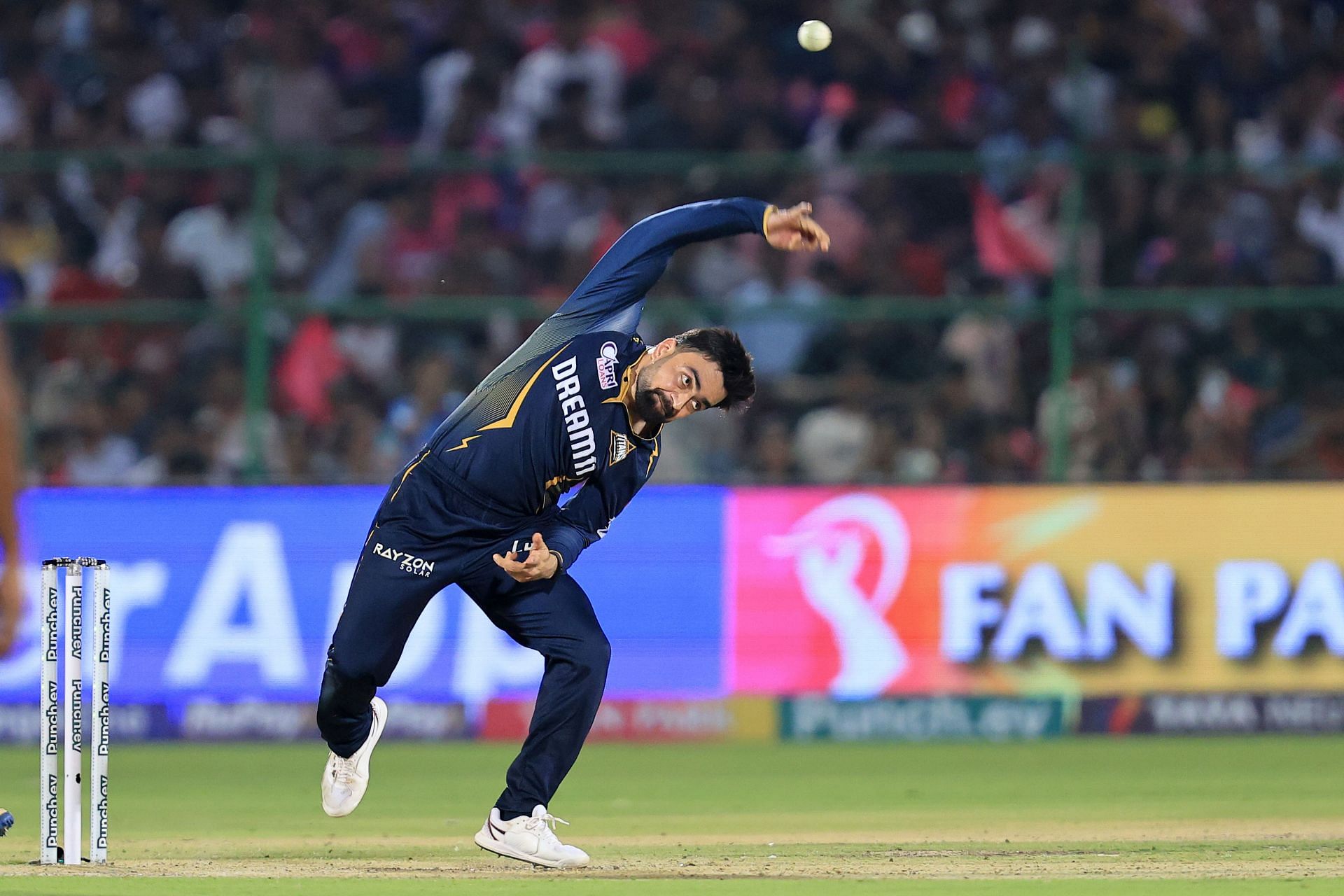 Rashid Khan bowling in IPL 2024 (Image Credits: Getty Images)