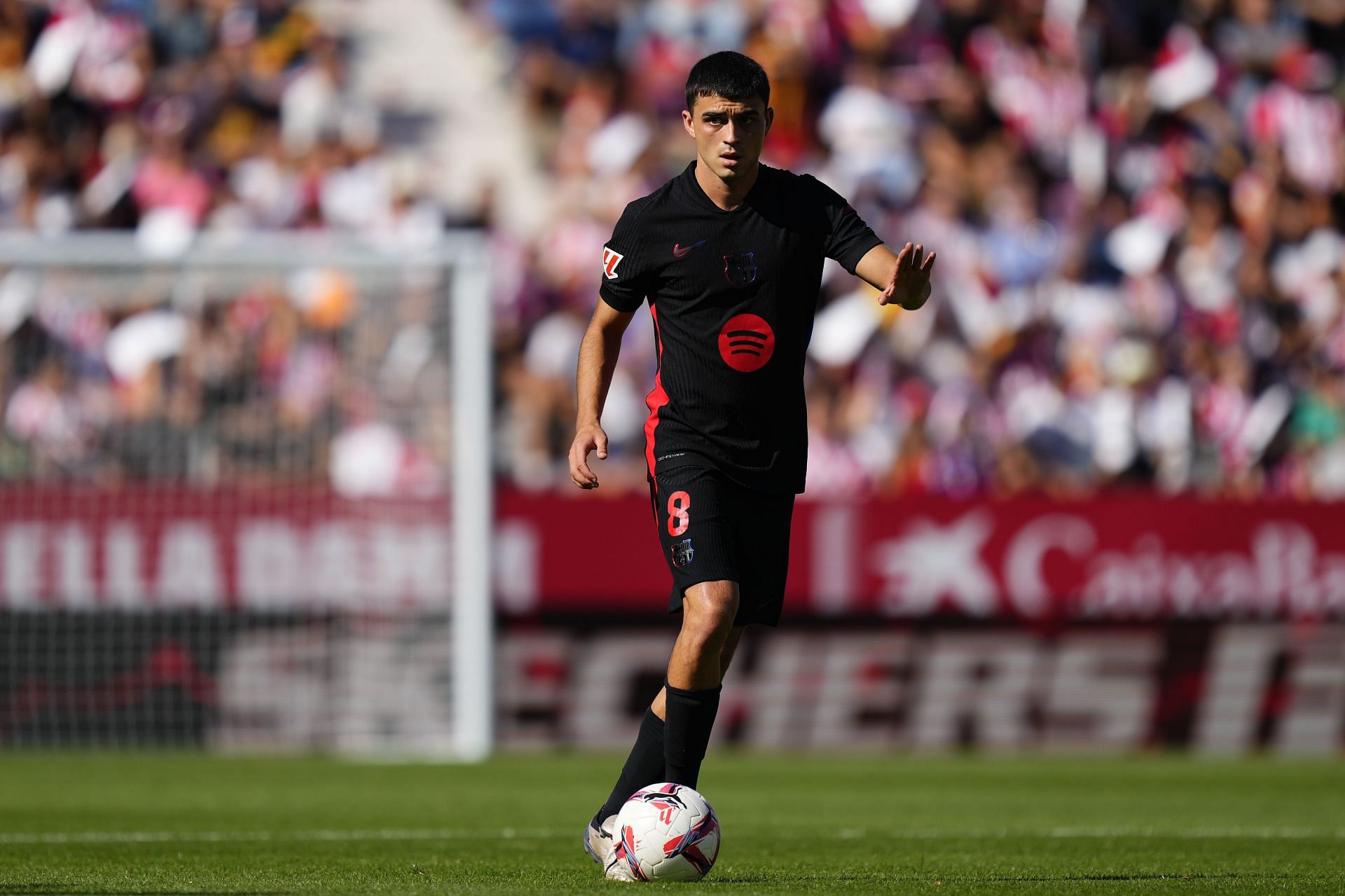 Pedri in FC Barcelona&#039;s away kit (Image via Getty)