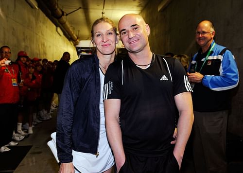 Steffi Graf (L) and her husband Andre Agassi | Image Source: Getty