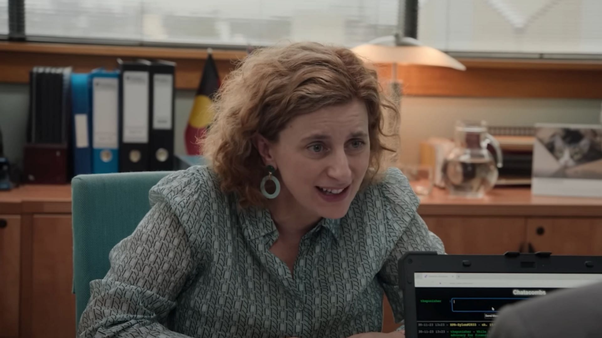 Felicity Ward as Hannah Howard in The Office Australia (Image via Prime Video)