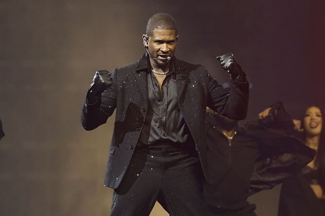 "It's giving Jussie Smollett": Internet reacts as Usher justifies deleting all tweets due to his account getting hacked