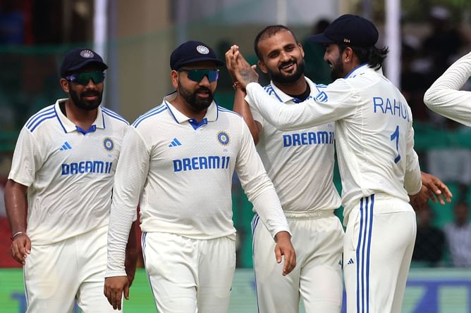 What happened on Day 1 of the 2nd IND vs BAN 2024 Test?