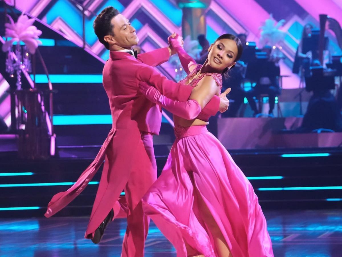 Jenn Tran and Sasha Farber of Dancing With the Stars season 33 (Image via Instagram/@dancingwiththestars)