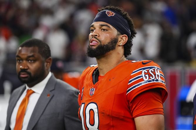 WATCH: Caleb Williams visibly upset on sideline after frustrating first half vs Colts