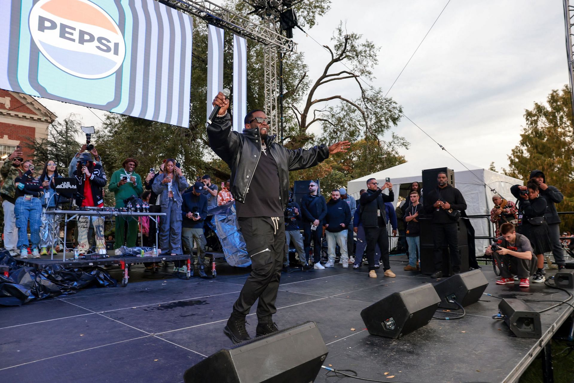 Sean &quot;Diddy&quot; Combs Fulfills $1 Million Pledge To Howard University At Howard Homecoming &ndash; Yardfest - Source: Getty