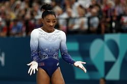 WATCH: Simone Biles hilariously fails to juggle three balls despite help from teammate Jordan Chiles amid Gold Over America Tour