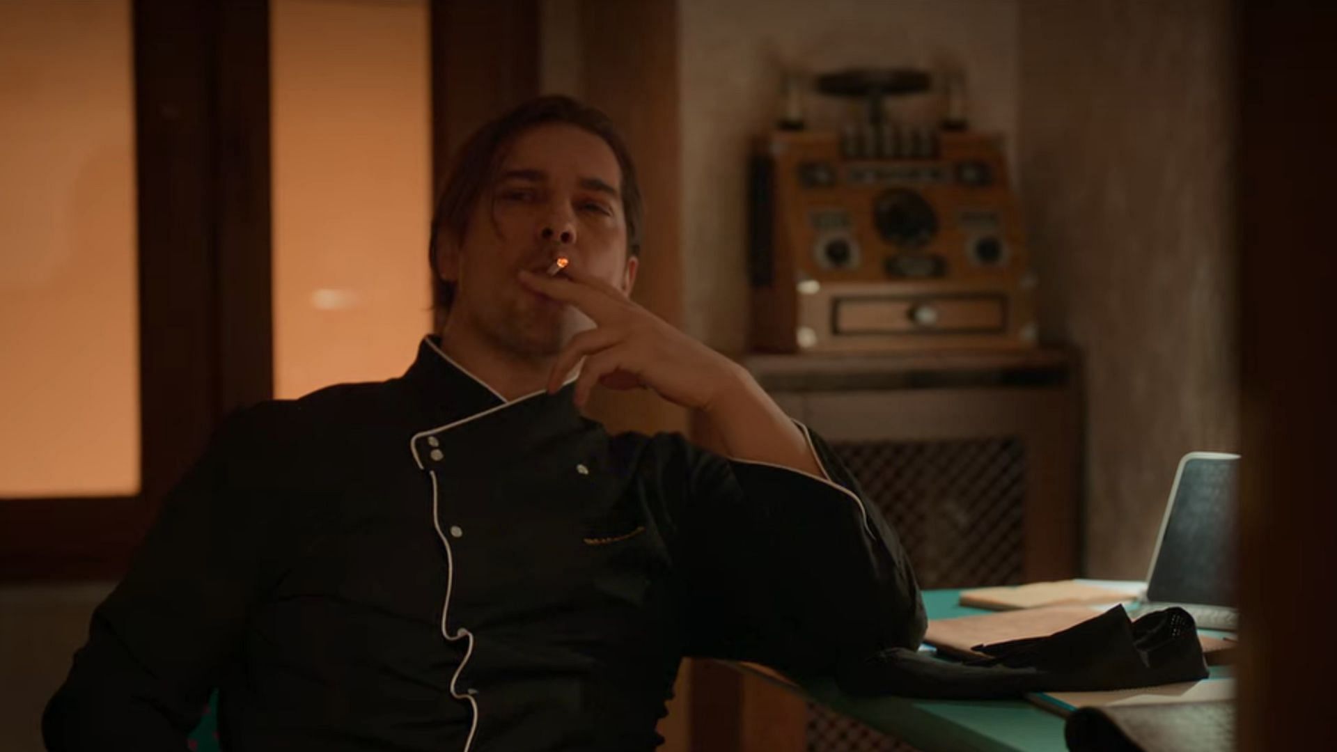 Saygin transforms from a male escort to a chef (Image by Netflix)