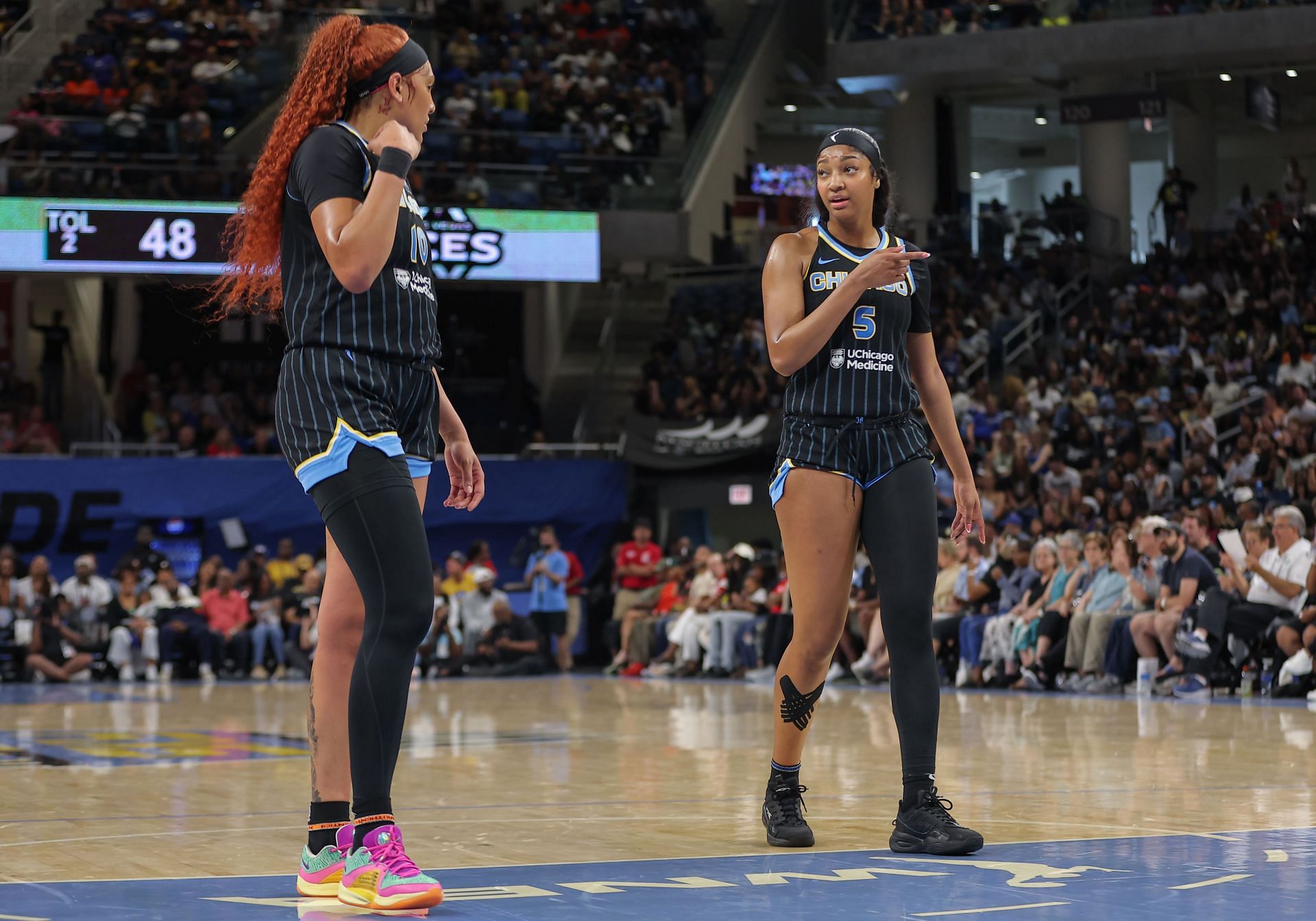 Angel Reese pumped up Kamilla Cardoso before going down with an injury (Image Source: Getty)