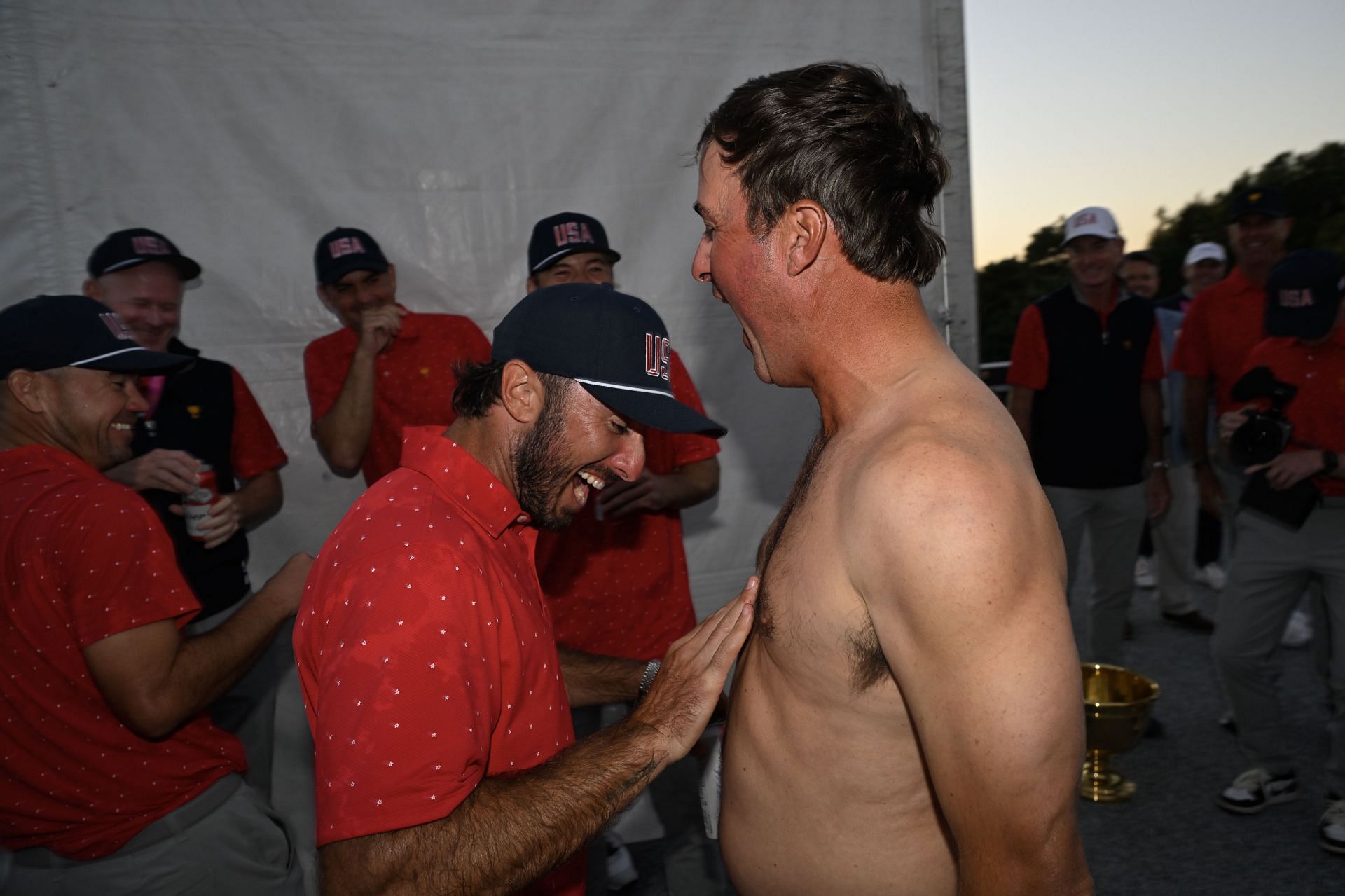 Max Homa (L) and Kevin Kisner celebrate Team USA&#039;s win at the 2024 Presidents Cup (Image Source: Getty)