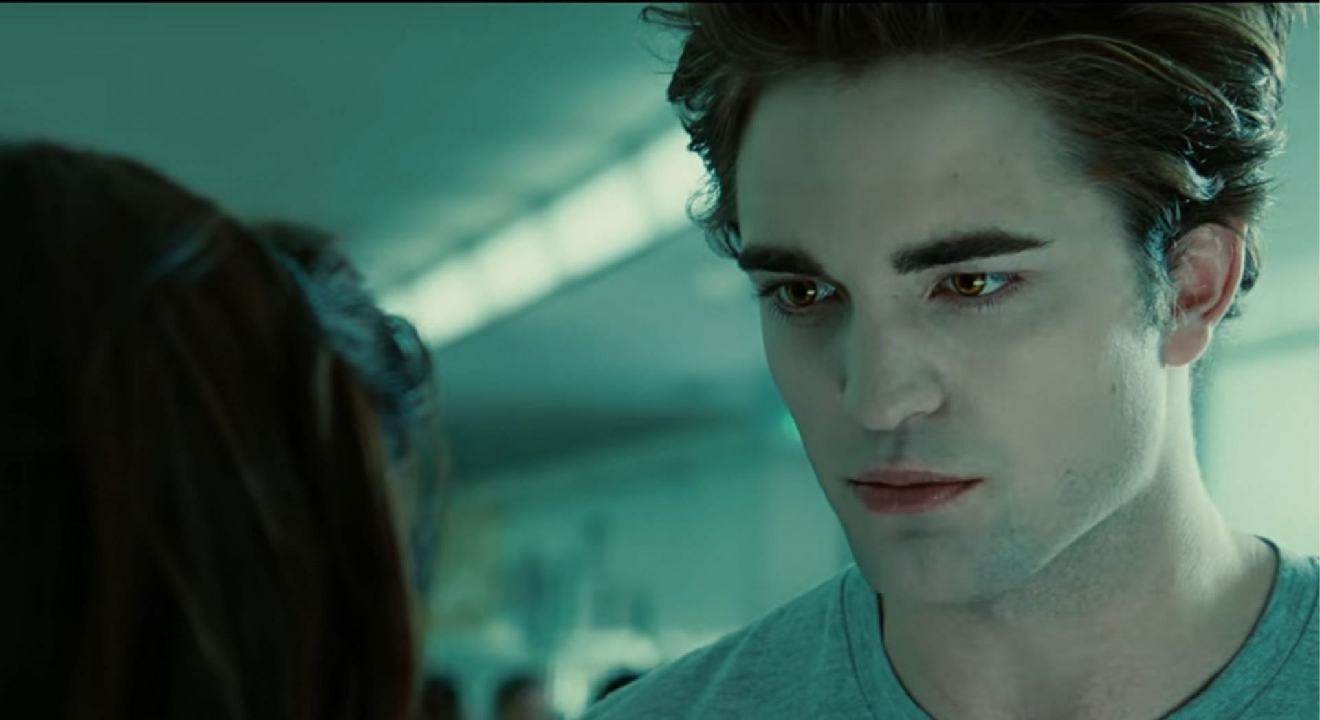 Robert Pattinson as Edward Cullen (Image via Netflix)