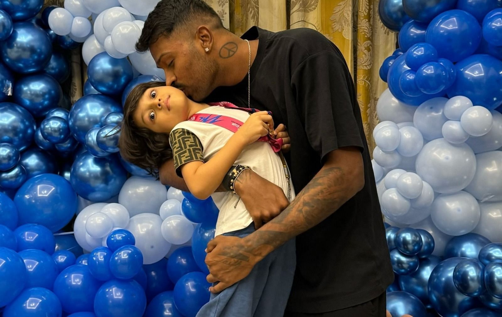 Hardik Pandya with his son Agastya (Pic: Instagram/Hardik Pandya)