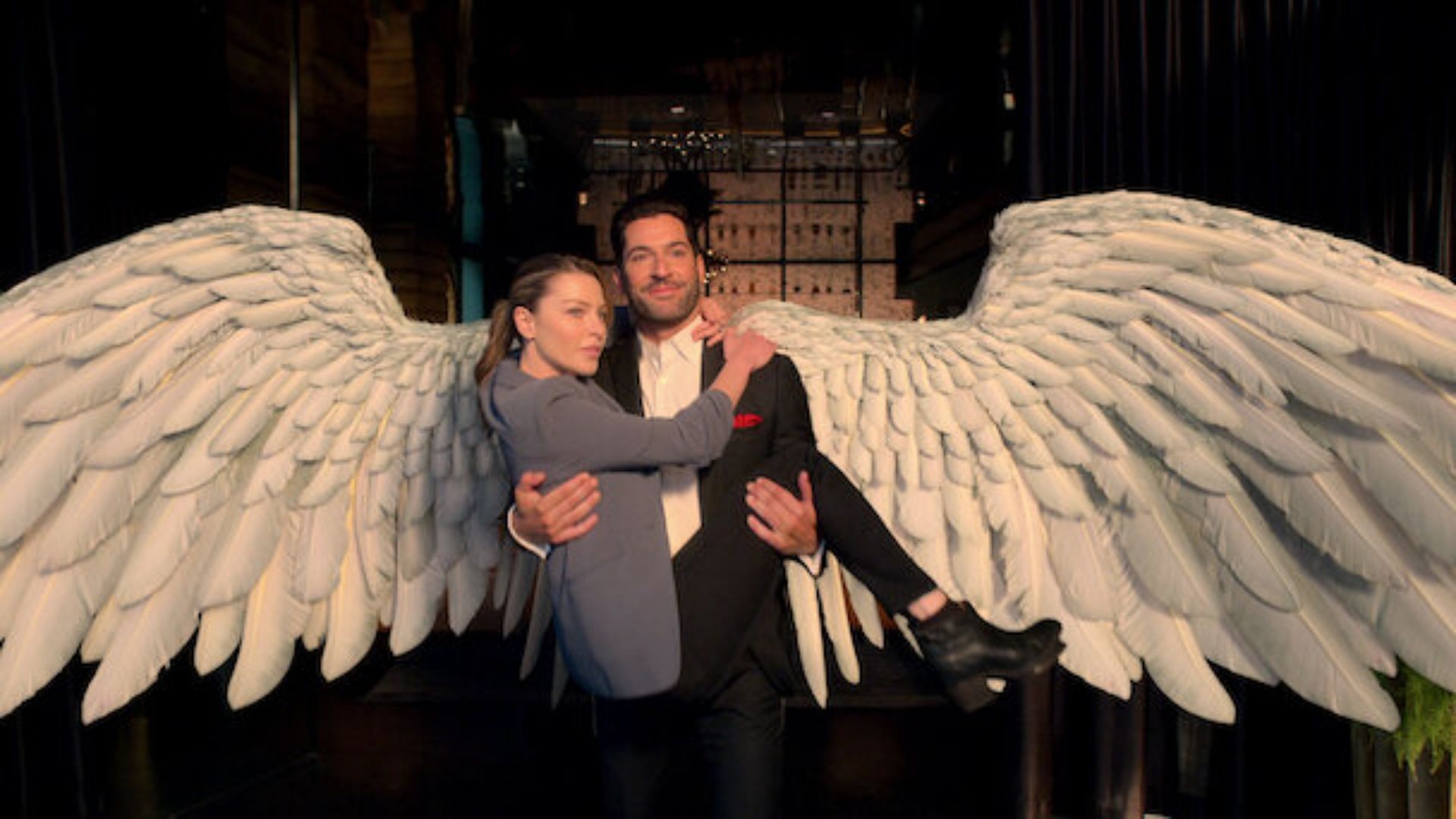 Tom Ellis and Lauren German in Lucifer (Image via FOX)