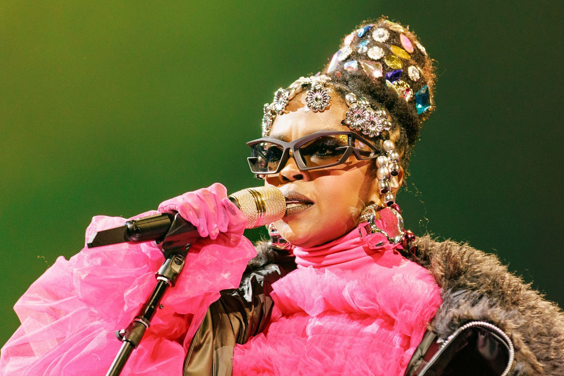 Grammy winner Lauryn Hill (Image via Getty)