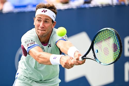 Casper Ruud reaches for the ball. (Getty)