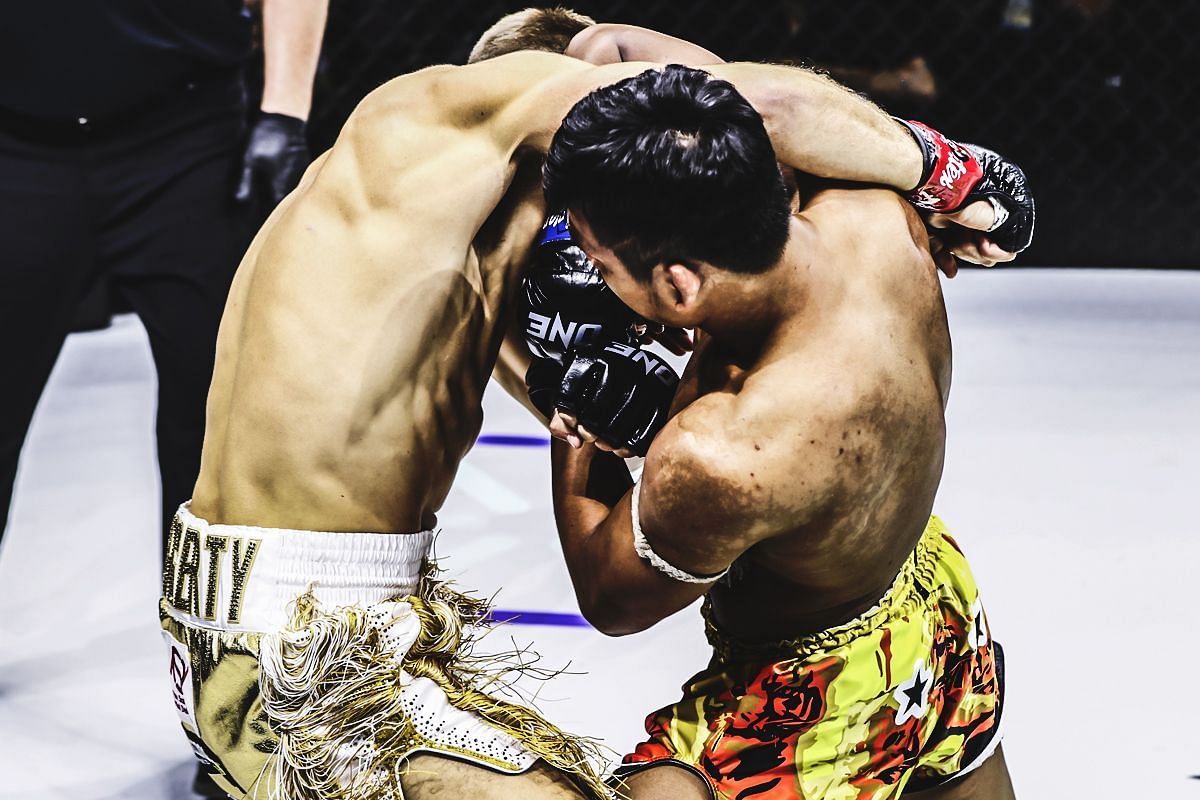 Superlek Kiatmoo9 fighting Jonathan Haggerty | Image credit: ONE Championship