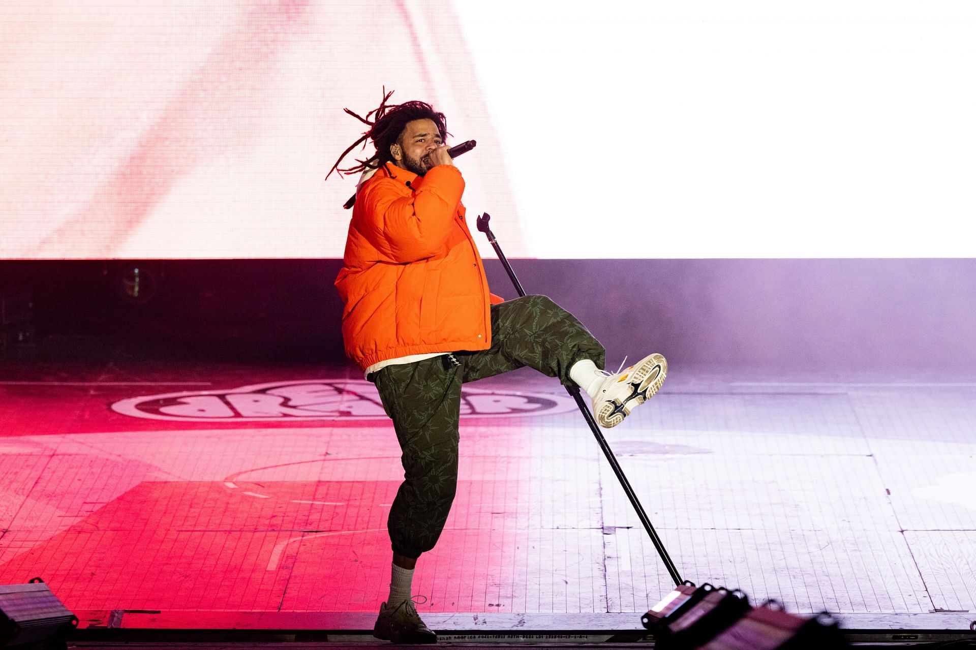 Cole seemingly dissed Drizzy in his new song (Image via Scott Dudelson/Getty Images)