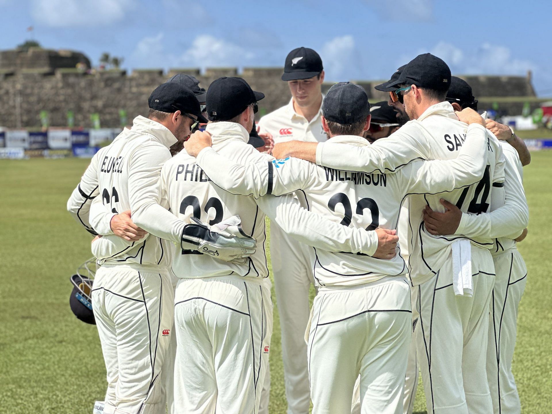 New Zealand players wearing black arm bands in Galle.