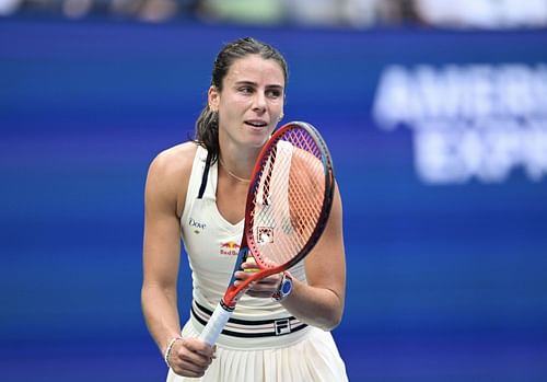 Emma Navarro in action against Coco Gauff at the 2024 US Open.