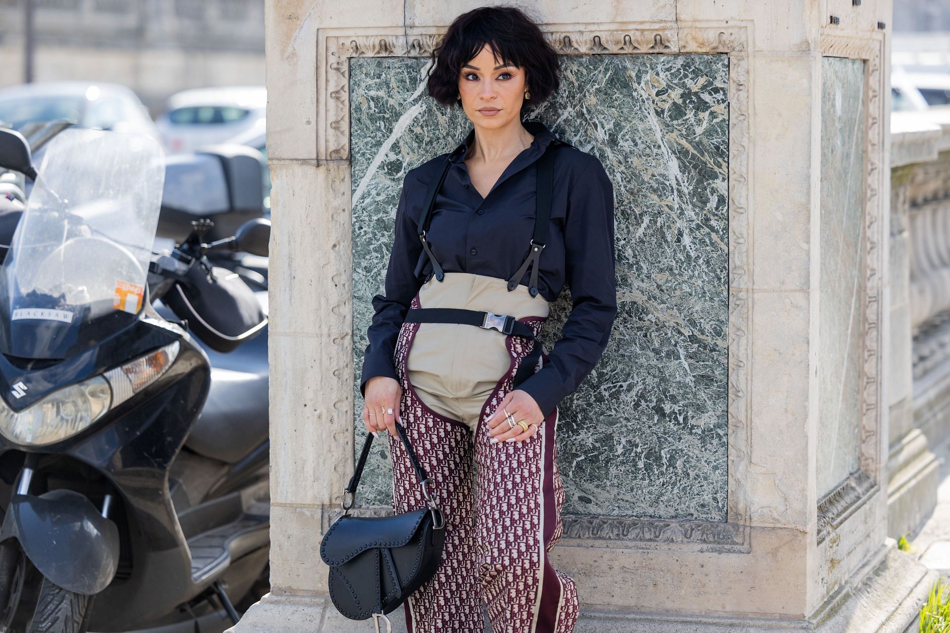 Sai De Silva wears Street Style at Paris Fashion Week - Womenswear Fall Winter 2023 2024: Day Two - (Image via Getty)