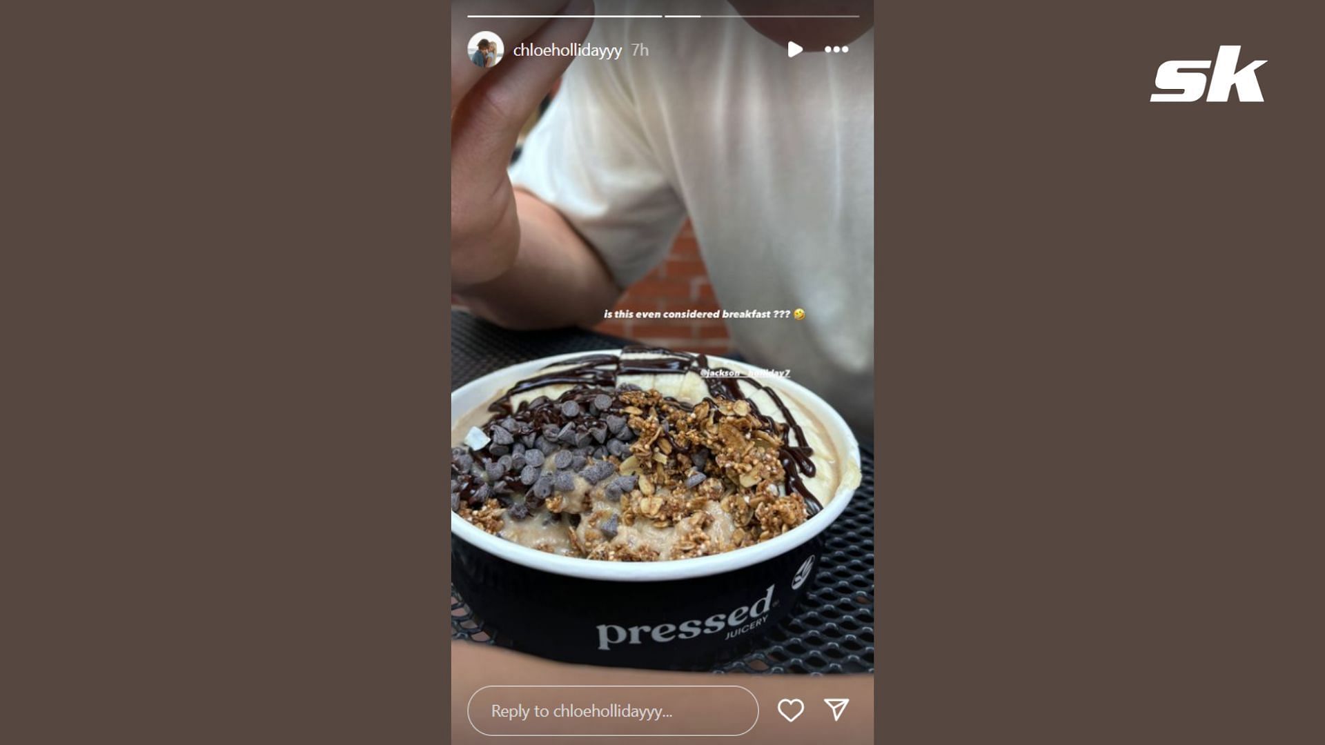 Jackson Holliday and his wife Chloe enjoy a smoothie bowl for breakfast (Source: Chloe&#039;s Instagram story)