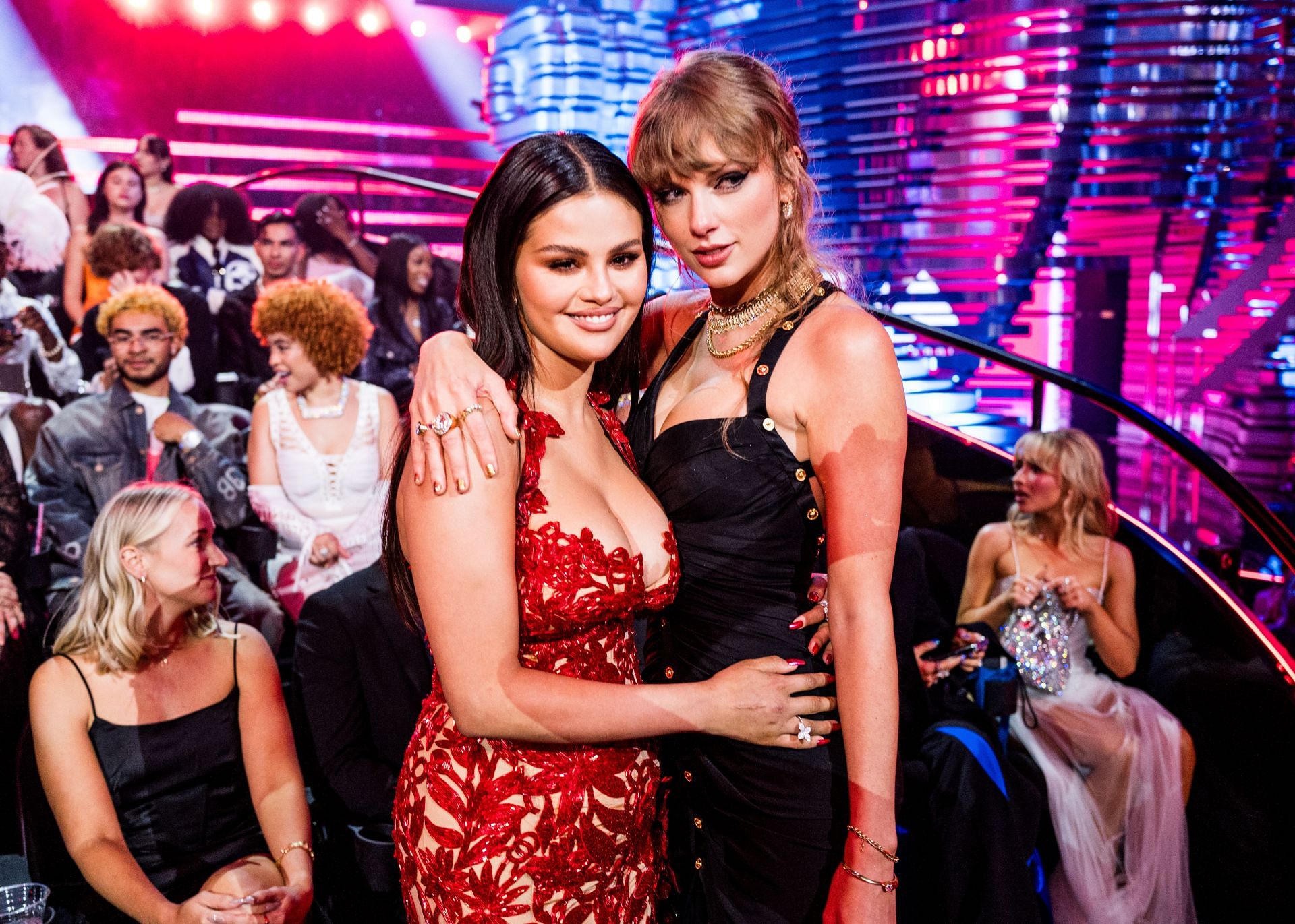 Both Taylor Swift and Selena Gomez are in the Billionaire&#039;s Club now (Image via John Shearer/Getty Images for MTV)