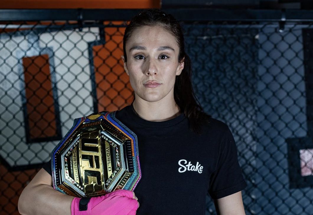 Why does Alexa Grasso’s belt look different?