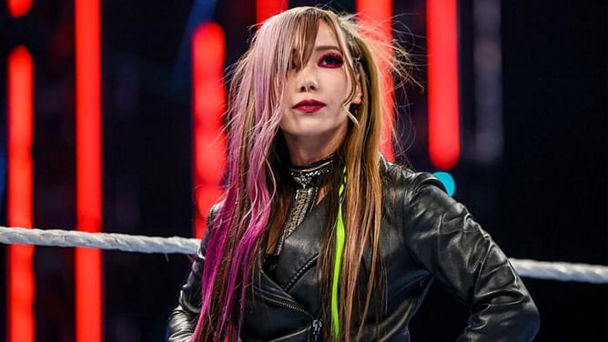 Kairi Sane shows off battle scar ahead of WWE RAW