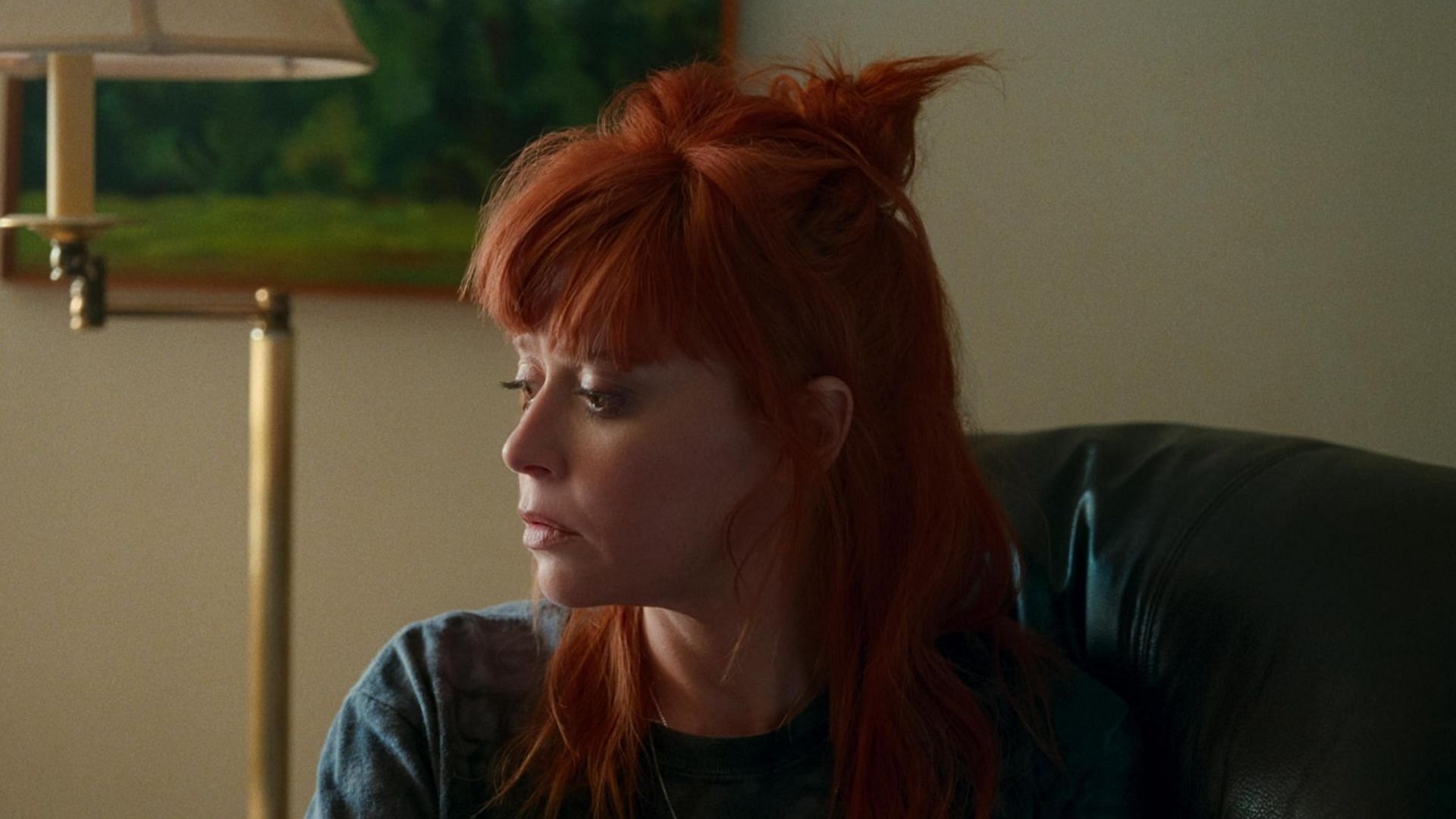 Rachel suffers from drug addiction in the film. (Image via Netflix)