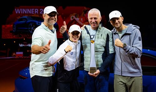 Iga Swiatek with her father and coaching team (Source: Getty)