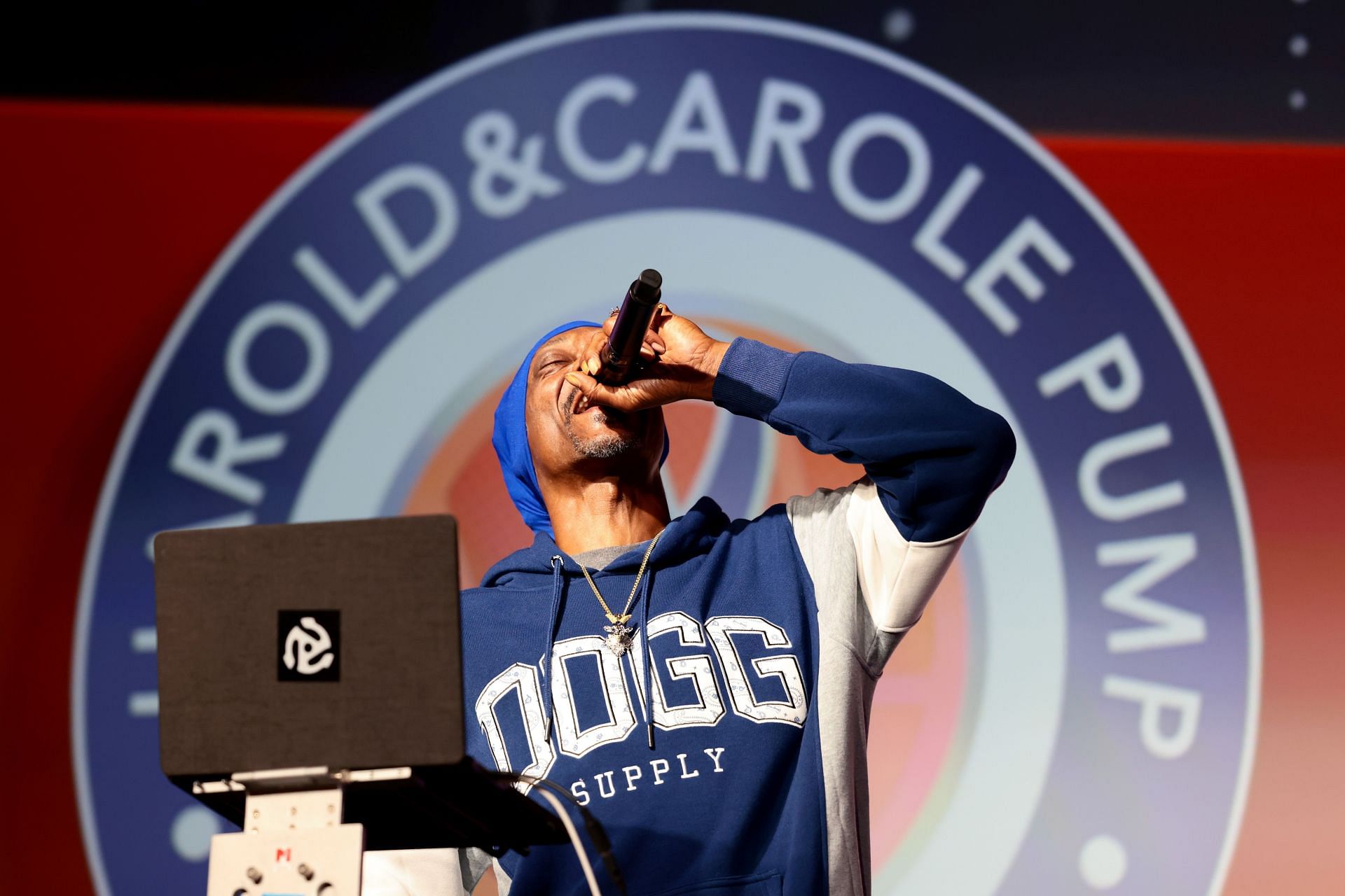 Snoop Dogg aims to start Hood Olympics (Image via Getty)