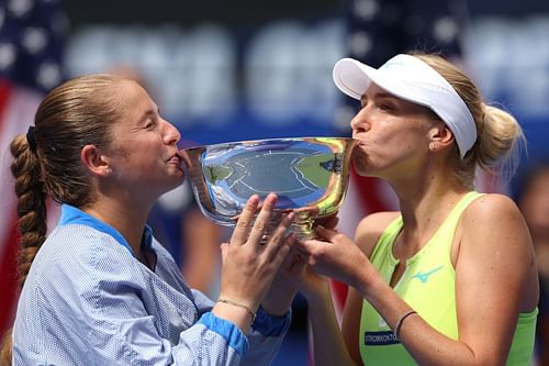 Jelena Ostapenko (L) and Lyudmyla Kichenok pictured at the 2024 US Open | Image Source: Getty