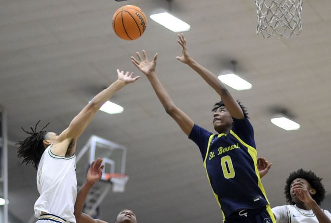 Former NBA champ Trevor Arijah's son Tajh Ariza receives an offer from Kentucky