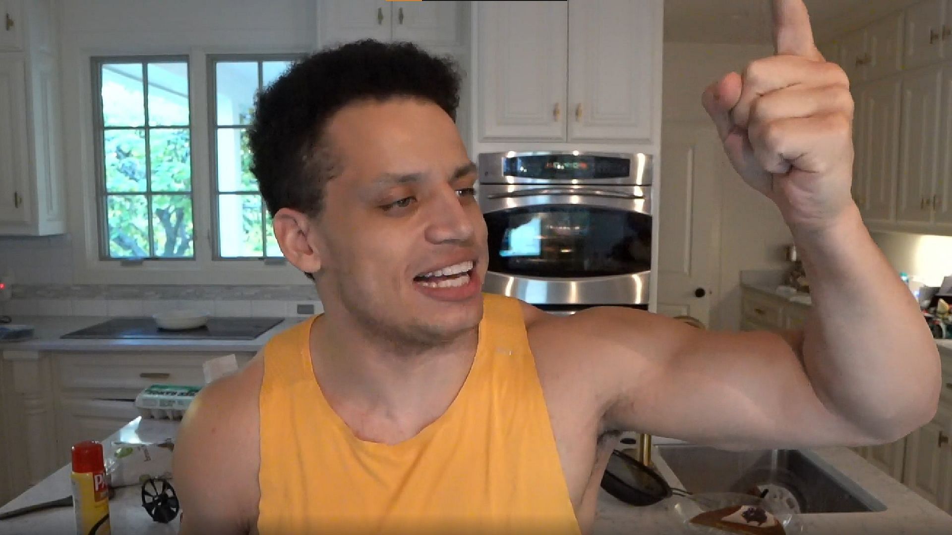 Tyler1 makes fun of Macaiyla