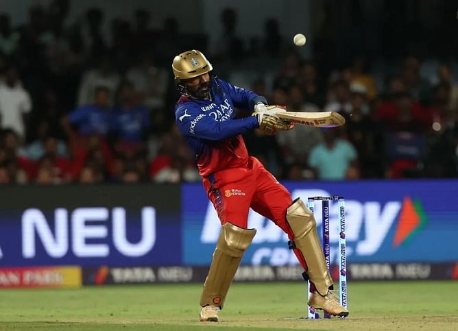 दिनेश कार्तिक नई लीग में हुए शामिल, जमकर लगाएंगे चौके-छक्के; राशिद खान के बने साथी