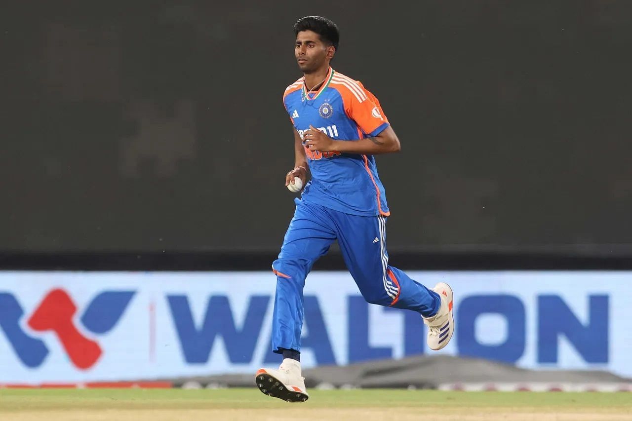 Mayank Yadav registered figures of 1/21 in four overs in the first T20I against Bangladesh. [P/C: BCCI]