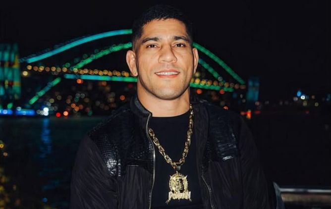 Watch: Alex Pereira brings the heat with hilarious dance in Mexico City streets