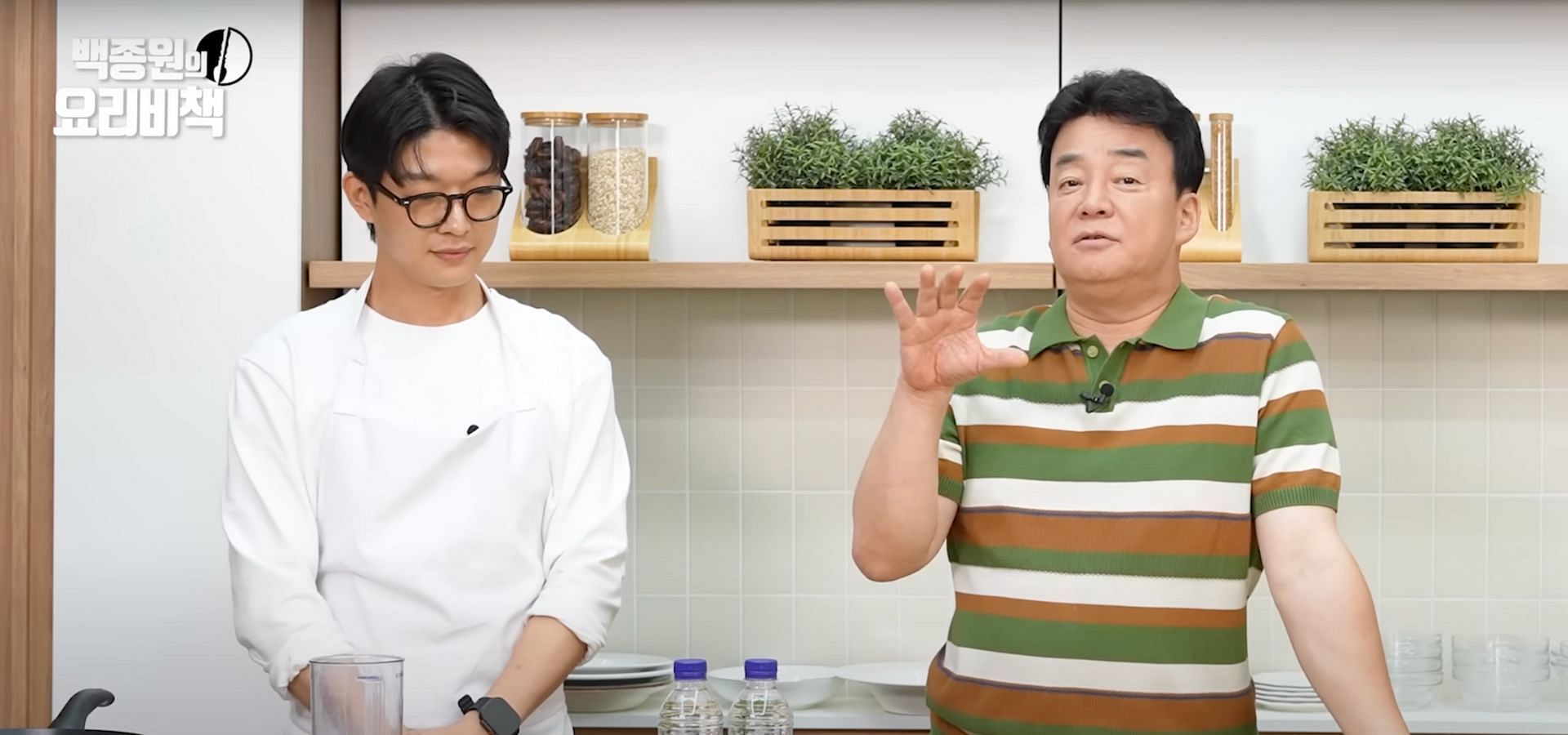 Culinary Class Wars&rsquo; Scott Kang clarifies his &ldquo;that&rdquo; comment towards Paik Jong-won following backlash. (Image via YouTube/PAIK JONG WON)