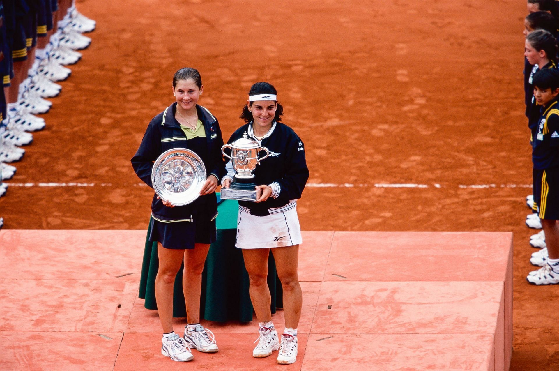 Monica Seles and Arantxa Sanchez Vicario at the French Open 1998. (Photo: Getty)