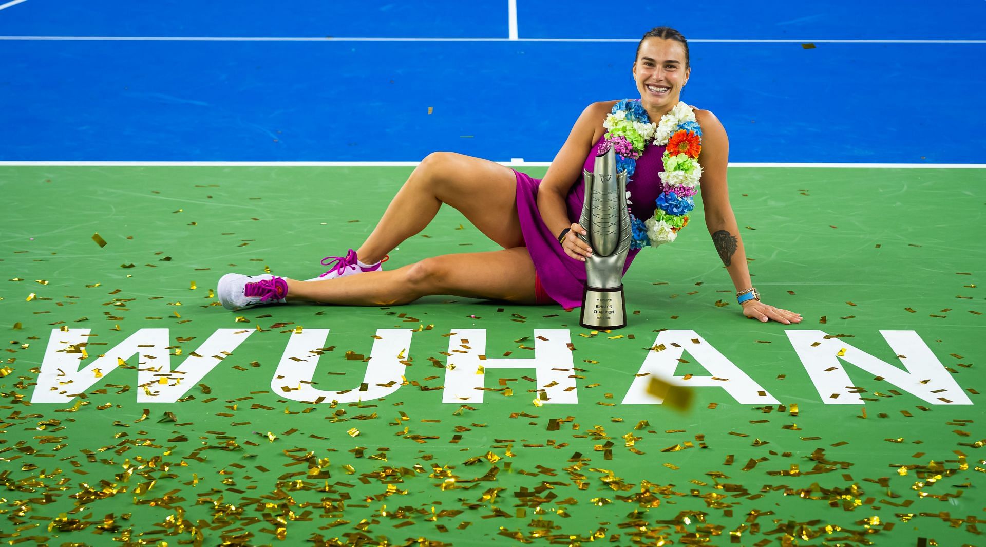 Aryna Sabalenka with the 2024 Wuhan Open trophy. (Source: Getty)