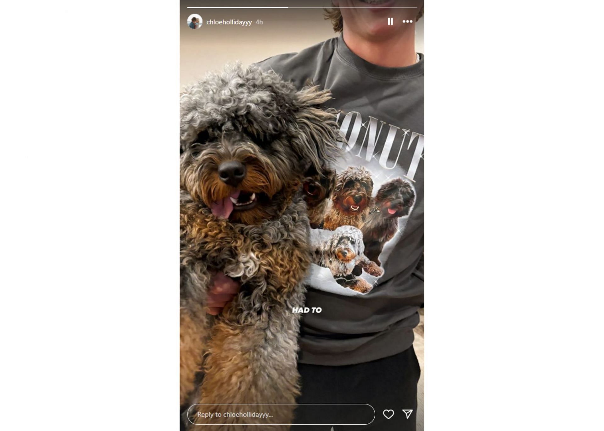 Jackson Holliday sporting a tee featuring his dog Coconut (Image from Chloe Holliday&#039;s Instagram)