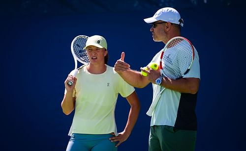 Iga Swiatek and Tomasz Wiktorowski. (Photo: Getty)