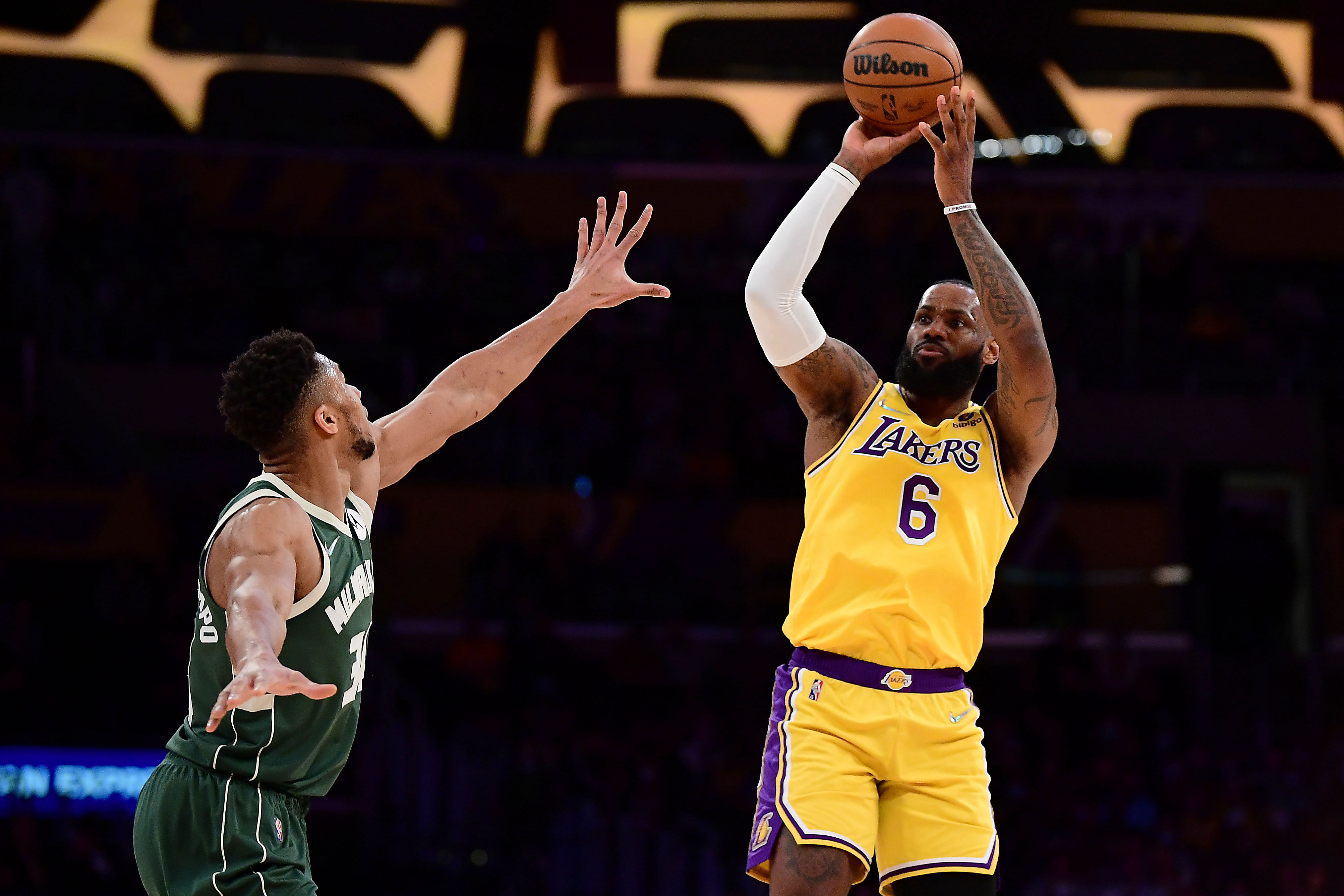 NBA: Milwaukee Bucks at Los Angeles Lakers - Source: Imagn