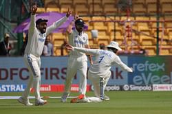 "Rohit Sharma needs to be more flexible to get better performances out of his bowlers" - Manoj Tiwary