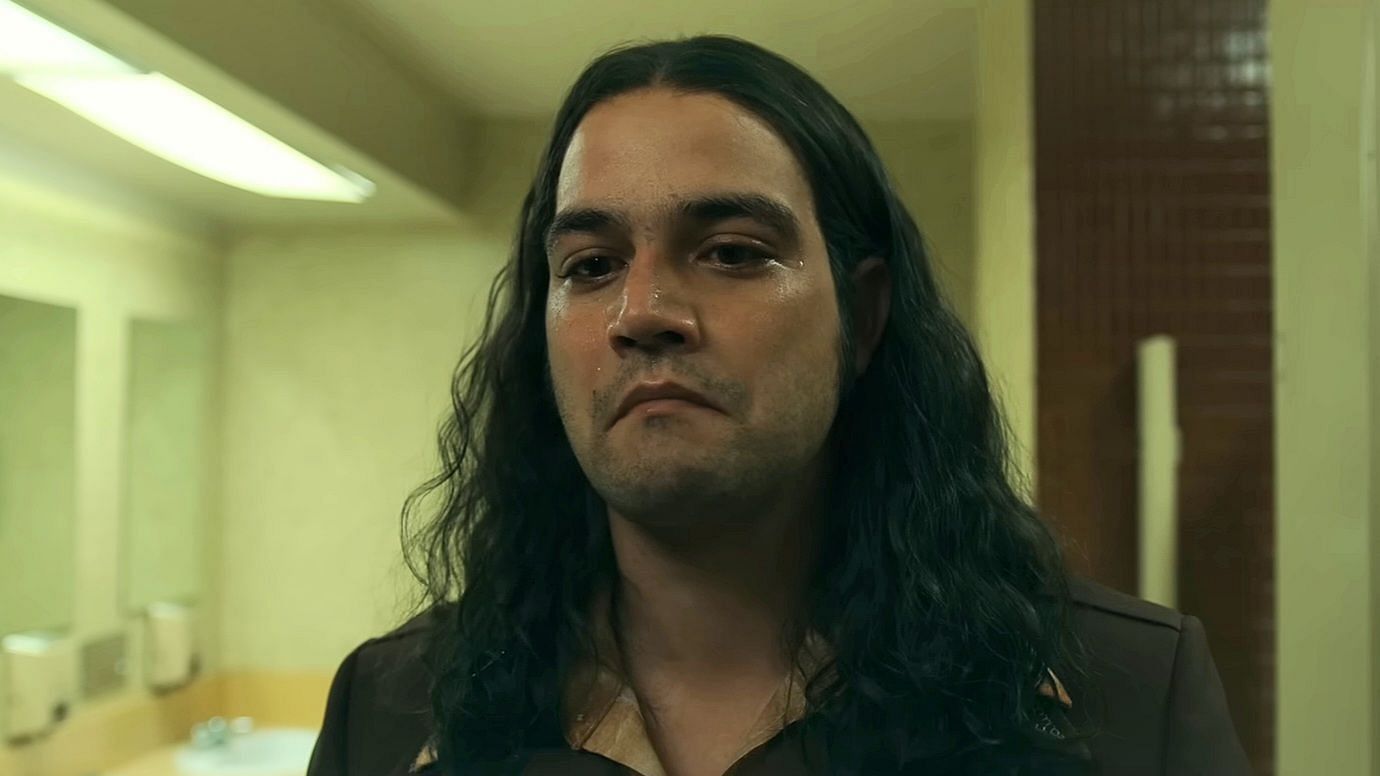 Daniel Zovatto as Rodney Alcala in a still from the movie (via Netflix / YouTube)