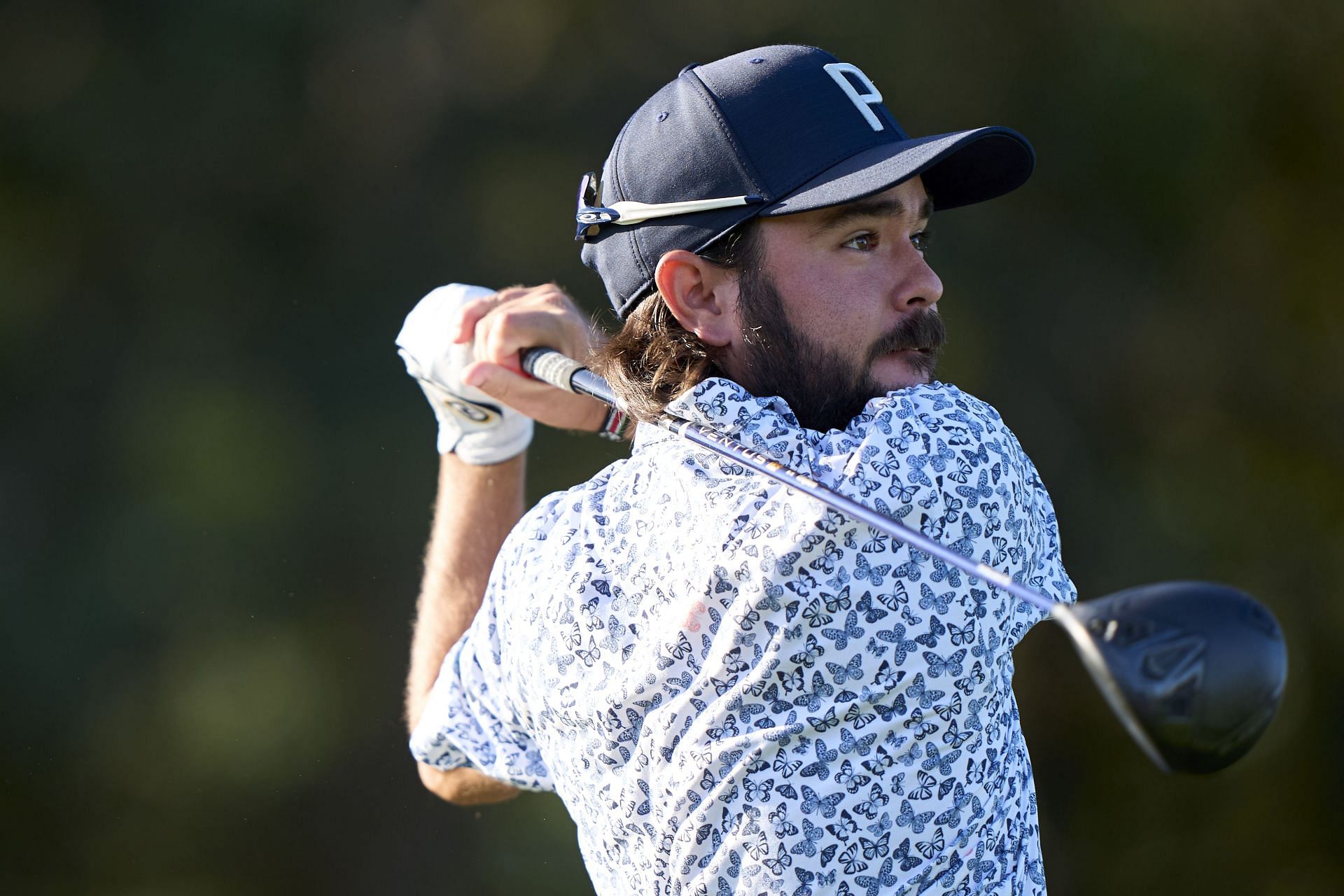 WATCH Angel Hidalgo sets up eagle with unique swing at 2024 Andalucia