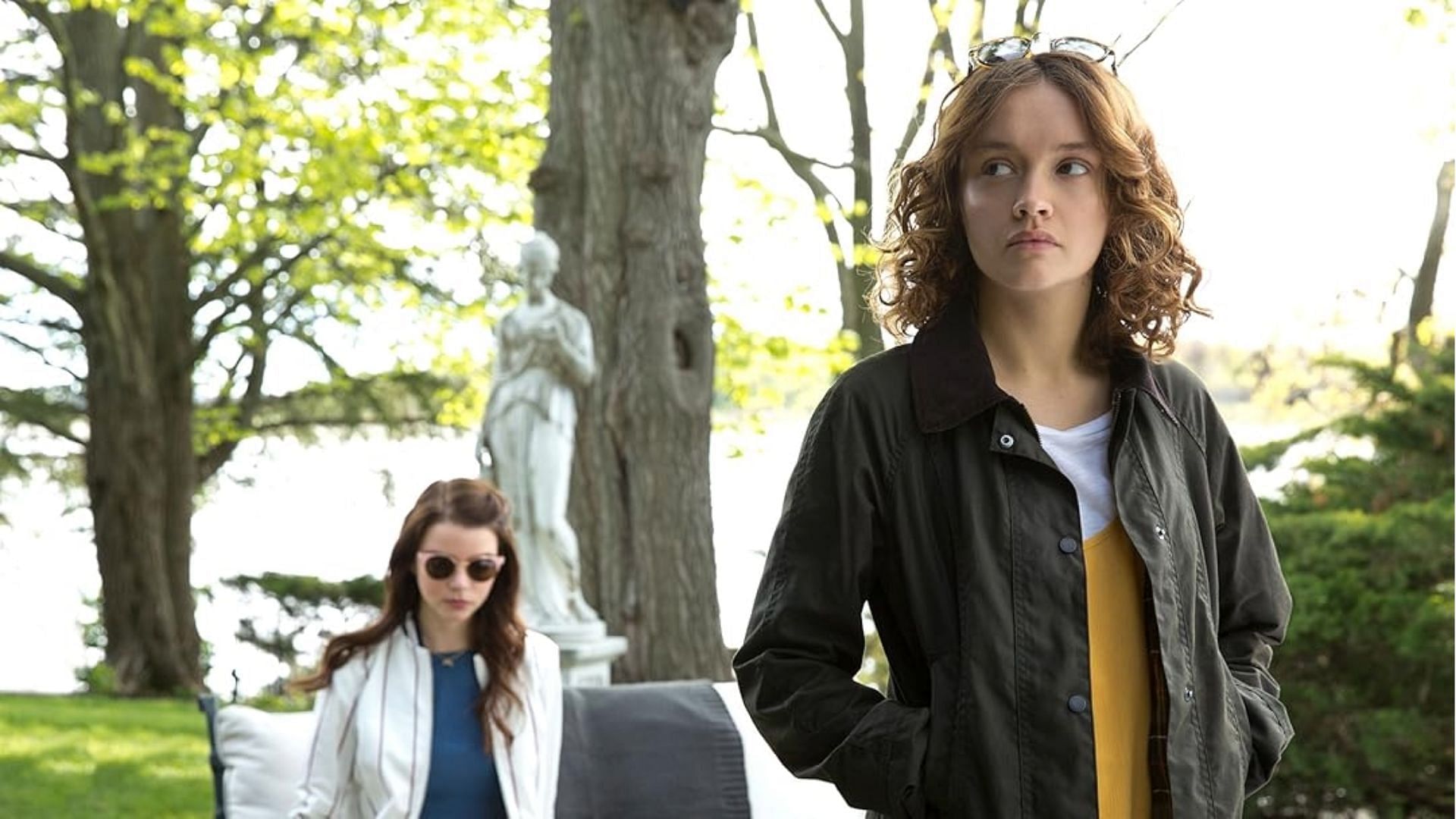 Olivia Cooke and Anya Taylor-Joy in a still from Thoroughbreds (Image via Prime Video)