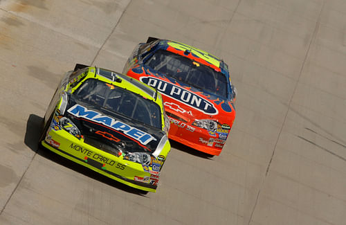 Robby Gordon leads Jeff Gordon (Source: Imagn)