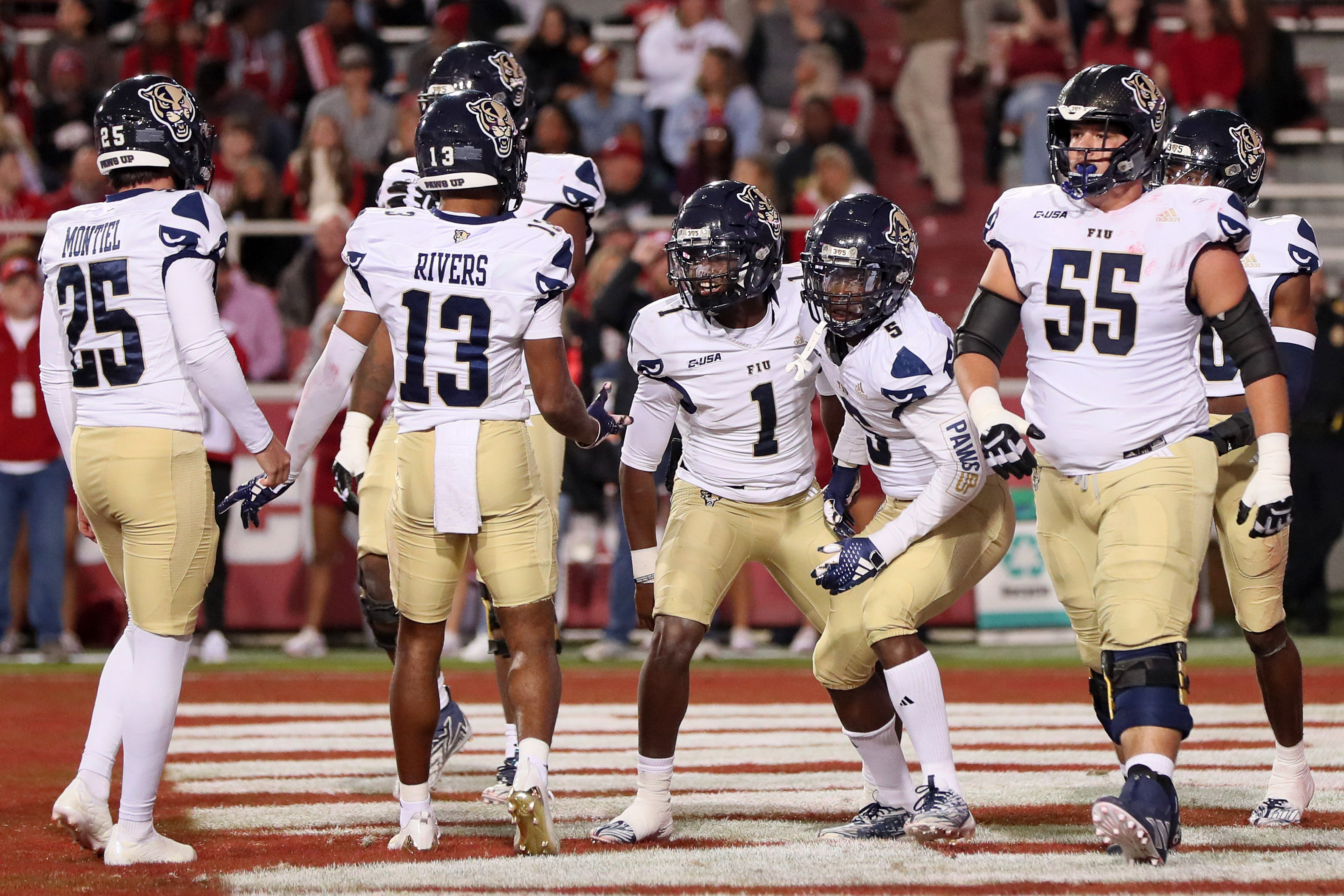 NCAA Football: Florida International at Arkansas - Source: Imagn